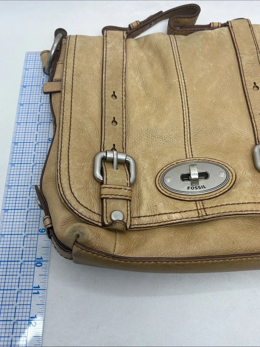 VTG Fossil Maddox Distressed Light Brown Leather Crossbody Messenger‎ Bag